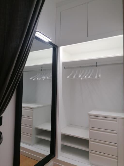 Studio Paris Apartment Естепона Екстериор снимка