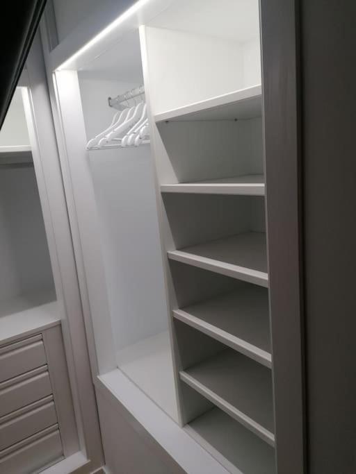 Studio Paris Apartment Естепона Екстериор снимка