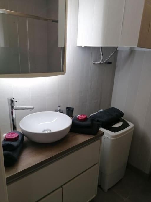 Studio Paris Apartment Естепона Екстериор снимка
